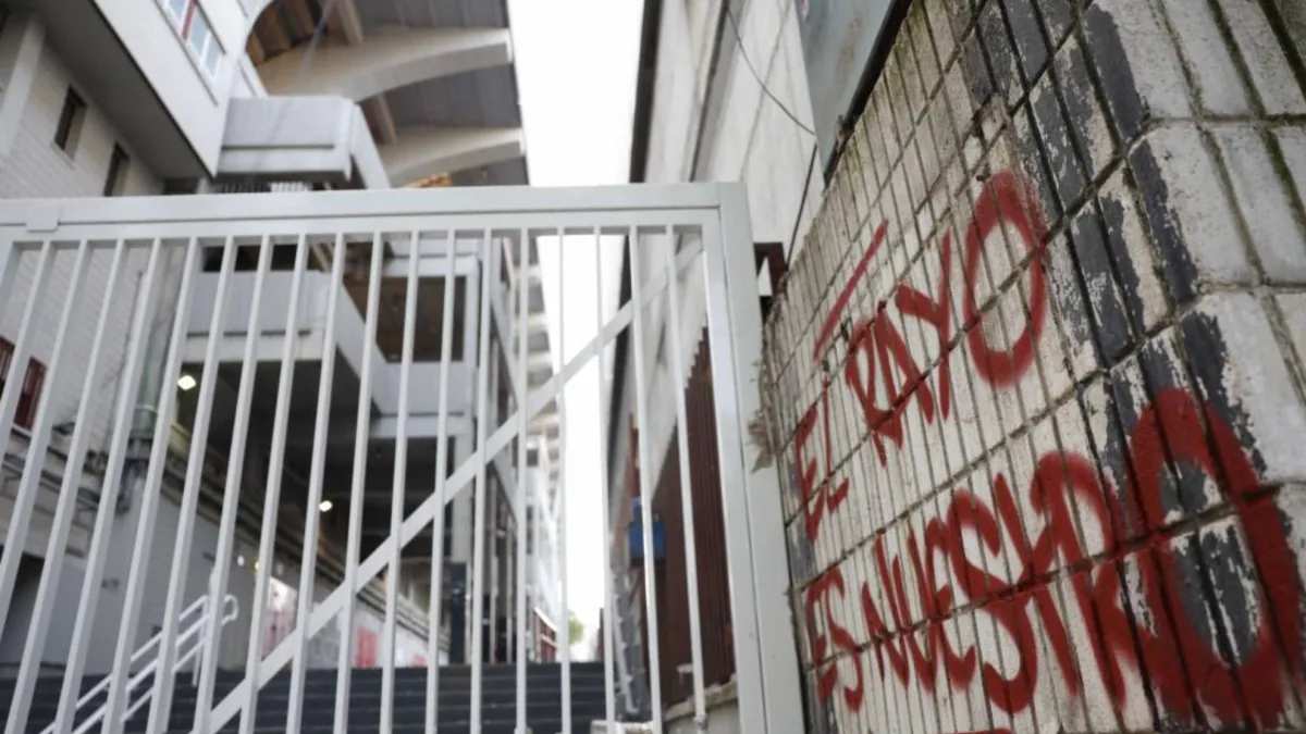 Los jugadores del Rayo alzan la voz: "Nuestro deseo y voluntad es seguir jugando en Vallecas"
