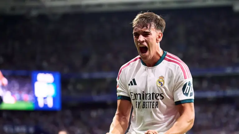 Carlos Espí, el patito feo de Mou, salva el debut oficial del luso en su nueva era en el Madrid - El Mundo