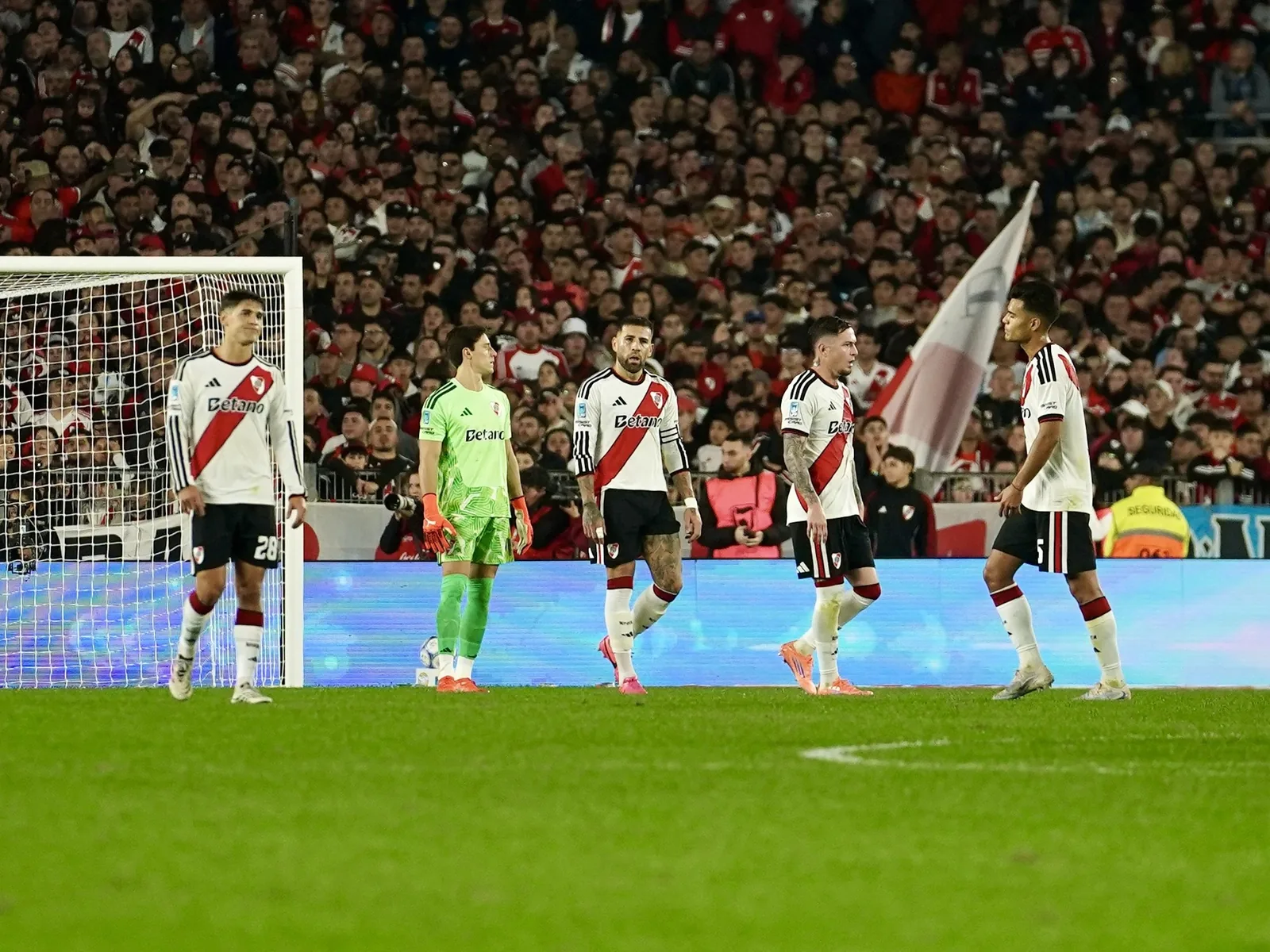 River perdió de local con Rosario Central y suma cinco derrotas en fila