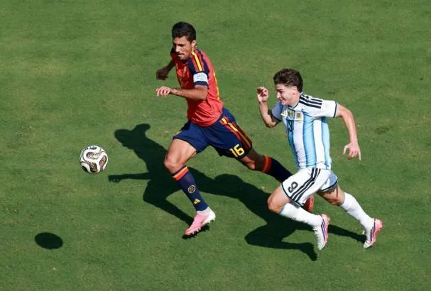 Rodri y Julián Álvarez en la final del Mundial que ganó España 