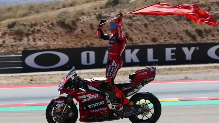 Carrera sprint GP San Marino MotoGP, en directo: Márquez, Martín y Acosta hoy en Misano, en vivo