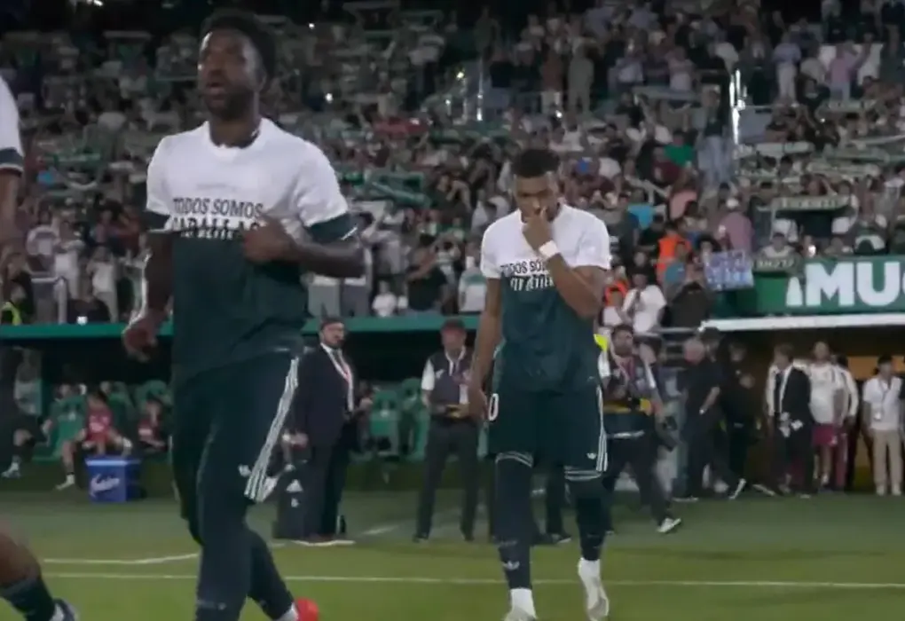 Duras críticas a Mbappé, Konaté y Vinícius por no mostrar entero el mensaje de apoyo a Ceuta en sus camisetas: "Dio vergüenza ajena"